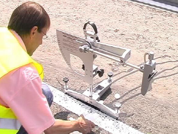 SRT 5800 Portable Skid Resistance Tester